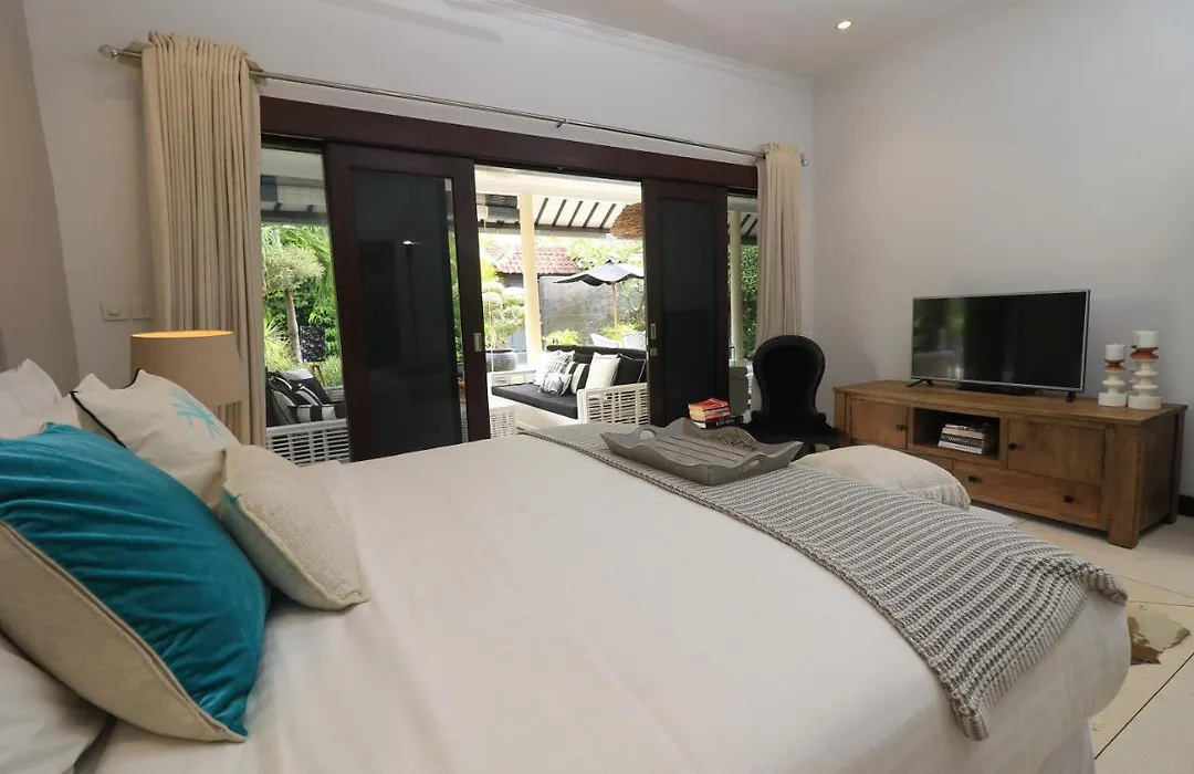 Villa Bloom 1 - 4 Bedrooms, 4 Bathrooms, Private Pool Close To The Beach-1